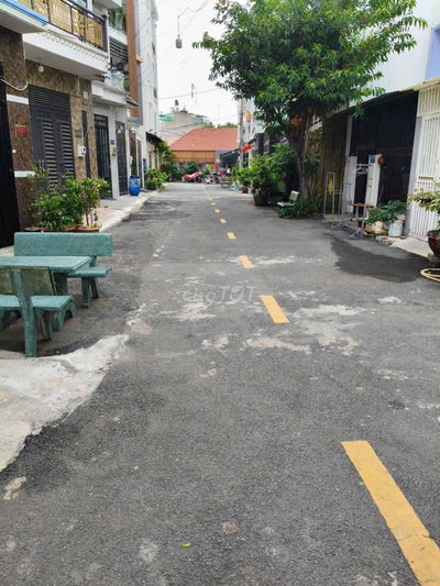 Nhà phố đúc 3 tầng Hẻm nhựa 8m Đường Hiệp Thành 42