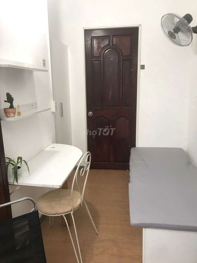 Phòng full nồi thất, ban công (1 người ở)
