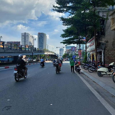 Bán nhà Tây Sơn 45m² 6 tầng thang máy, 3 bước ra vườn hoa Công Đoàn chỉ 15 tỷ