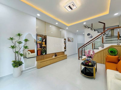 Gò Vấp, Quang Trung, bán nhà 40m2, 2 tầng, 2PN, chỉ 4,65 tỷ TL
