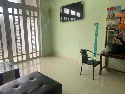 Cho thuê nhà gần Ngã 6-BMT 100m2 , 2pn full nội thất giá 4tr5