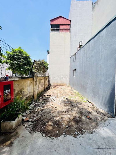40 m2 đất ngọc thụy Long biên , gần ôtô , ngõ thoáng, tặng gpxd 7 tầng