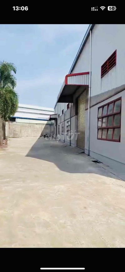 Nhà xưởng tổng DT 2300m2 -Xưởng xd 1000m2 LA