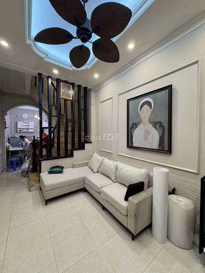 Nhà nguyên căn ô tô đỗ cửa 203 kim ngưu
