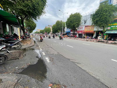 Bán căn nhà mới xây Lê Trọng Tấn đẹp mê li giá tốt dọn vào ở liền !