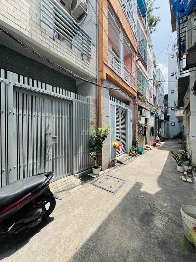 Bán nhà ngay Chợ Phạm Văn Hai, Tân Bình