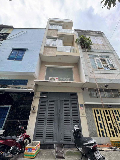 CHO THUÊ NHÀ ĐƯỜNG SỐ Q4- XE HƠI ĐỖ CỬA