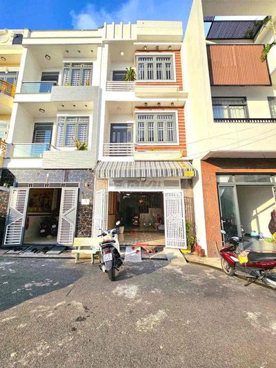 Nhà 1 Trệt 2 Lầu VIP Gần Vincom Dĩ An – DT 66m² – Đường 10m – Giá 4.99