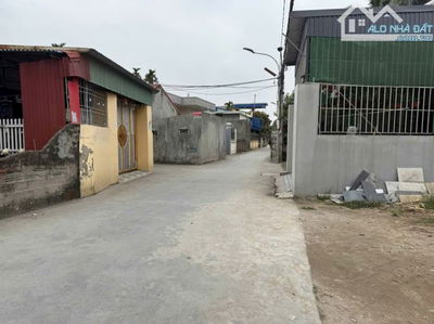 Lô đất hai mặt tiền giá hơn tỷ chút oto tận đất