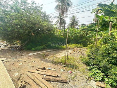Hàng thơm, 310m2 đất có 170m2 thổ cư đường xe tải 832 chỉ 1.1 tỷ