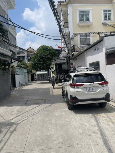 BÁN NHÀ HẺM XE HƠI TRUNG TÂM THỊ TRẤN NHÀ BÈ CHỈ 43TR/M2