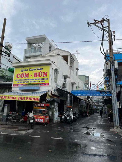 Nhà căn góc mặt tiền đường trần xuân soạn Q7