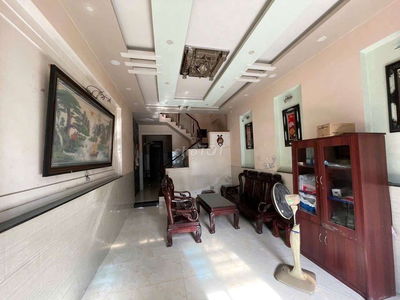 Nhà trệt 3 lầu 4 pm 3 wc xe tải