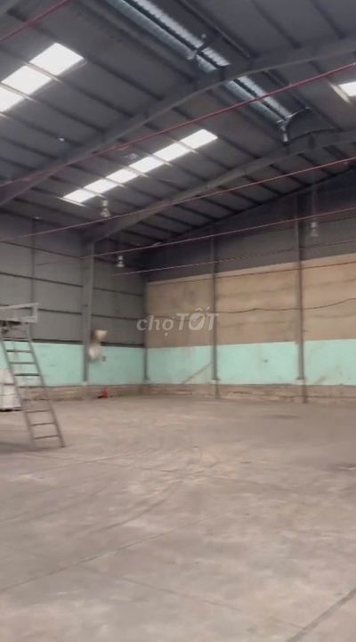 Kho diện tích lên đến 500m2 cần cho thuê gấp ở Đào Trí đường xe cont