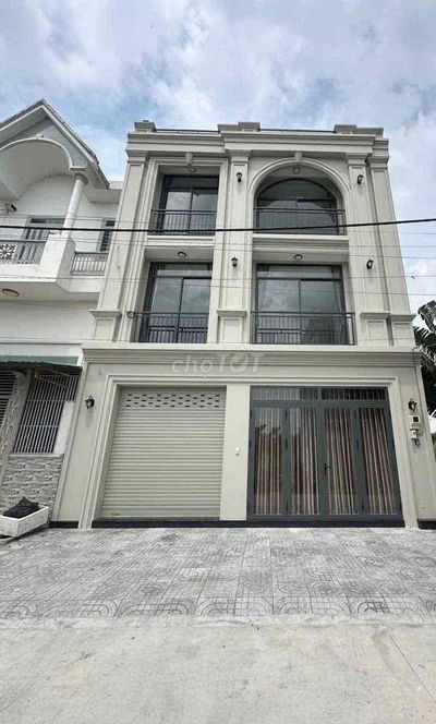 BÁN NHÀ NGANG 8 MÉT 2 LẦU MỚI