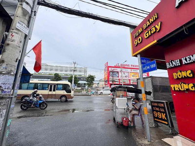 CHO THUÊ NHÀ NGAY CHỢ BÌNH TRIỆU, ĐƯỜNG Ô TÔ, ĐỐI DIỆN ĐH LUẬT