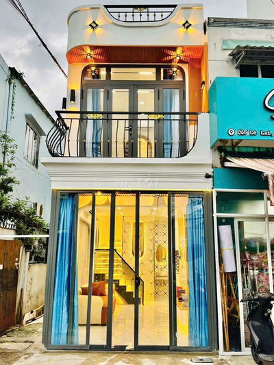 Siêu phẩm nhà phố mặt tiền xe hơi Nguyễn Thái Sơn. Nội thất cao cấp