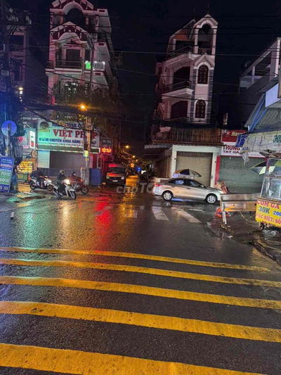 NHÀ MẶT TIỀN - GẦN NGÃ TƯ BỐN XÃ, DT: 4m x15m (60m²). SỔ VUÔNG ĐẸP -