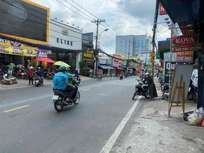Giảm mạnh 12 tỷ bán gấp!Mặt tiền Lê văn việt siêu đẹp