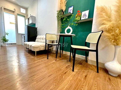 CHDV 1PN Tách Bếp + Ban Công Thoát Mát + Tiện Nghi Đầy Đủ Hẻm Xe Hơi