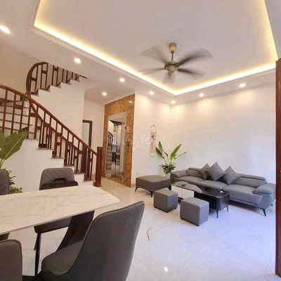 BÁN NHÀ THẠCH BÀN LONG BIÊN 48M 5T THANG MÁY- FULL ĐỒ-  ÔTÔ ĐỖ- 7,8 TỶ