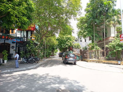 BÁN 39m2, NỞ HẬU ĐẸP – NGÕ Ô TÔ 7 CHỖ ĐỖ CỬA, GẦN HỒ ĐỀN LỪ