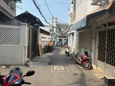 Nhà 3 Lầu cao cấp thiết kế cổ điển HXH Nguyễn văn Nghi dt: 4.25x13m