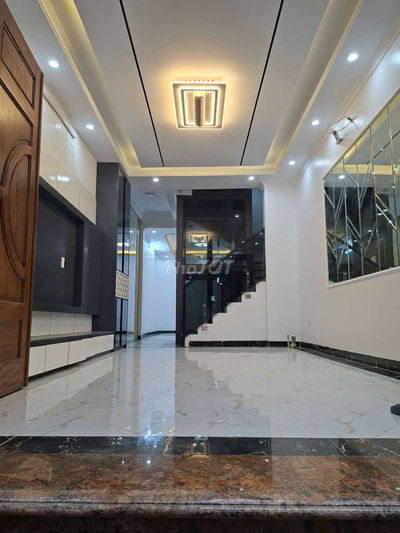 💥 BÁN NHÀ CỔ NHUẾ ĐÔNG NGẠC .
36m -5 tầng. thang máy ôtô đỗ cửa