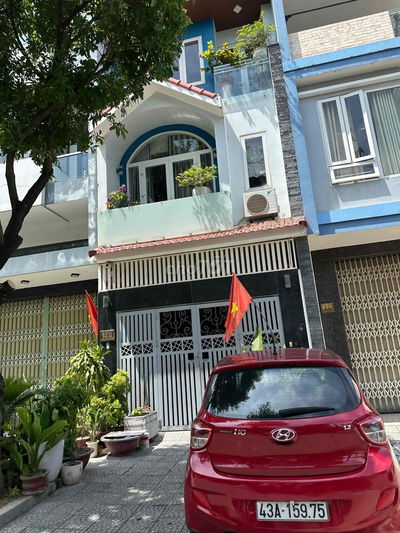 Nhà mặt tiền Hải châu giá trong hẻm