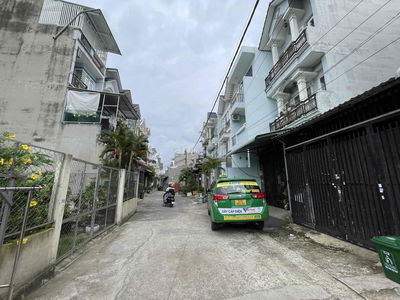 Nhà 4x13 Huỳnh Thị Hai – Xe hơi đậu cửa– Đối diện công viên – hơn 4 tỷ