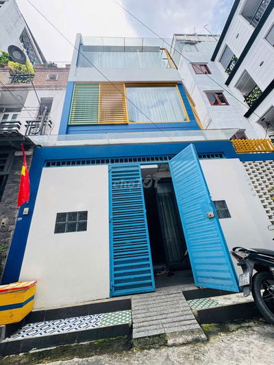 Nhà rộng - Nở hậu lô góc 70m²