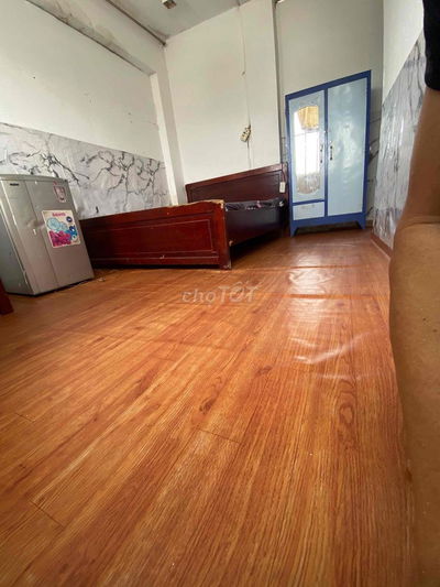 p trọ nội thất cửa sổ thoáng mát mặt tiền lý chiêu hoàng