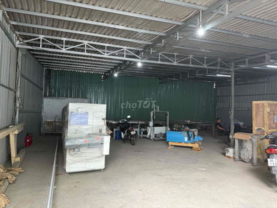 cần cho thuê kho 200m2 hẻm 668 quốc lộ 13.hẻm xe tải 10 tấn
