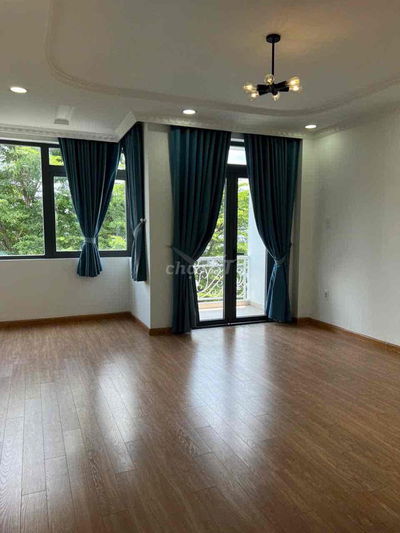 Cần bán căn nhà VIP bên sông Sài Gòn