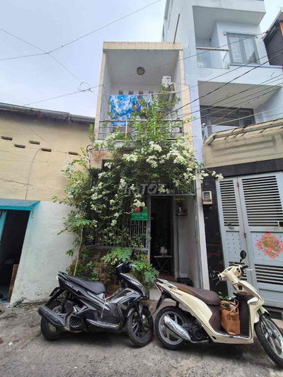 XÔ VIẾT NGHỆ TĨNH - HẺM BA GÁC THÔNG 32M2 - CÁCH QUẬN 1 CHỈ 1 CÂY CẦU