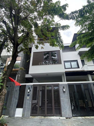 NHÀ ĐẸP ĐƯỜNG PHỔ QUANG_ 8X20M_ HẦM 3 LẦU_ PHÒNG RỘNG SẴN MÁY LẠNH
