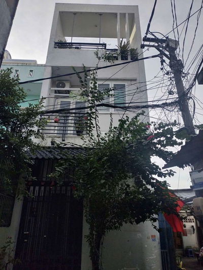 Cho thuê nhà hẻm dht17. 4m x 20m. 2 lầu. 3pn. 3wc. Giá 8 triệu