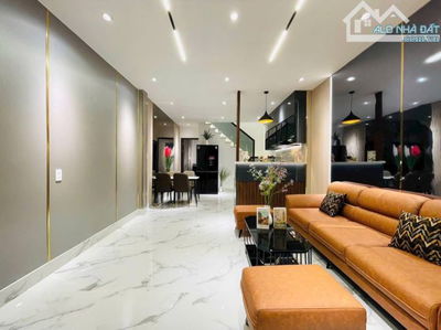 Bán nhanh căn nhà đẹp 50.6m2 ngay Phổ Quang, Phú Nhuận. Giá: 3 Tỷ 750. SHR, nhiều tiện ích