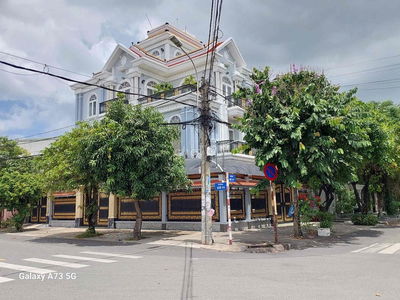 Cho Thuê Biệt Thự Góc 2mt ngay Khu Tên Lửa Đẹp Lâu Dài