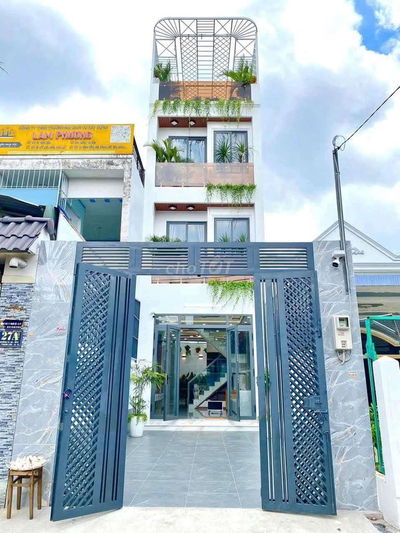 nhà vip . ngay trục đường hà huy giáp q12