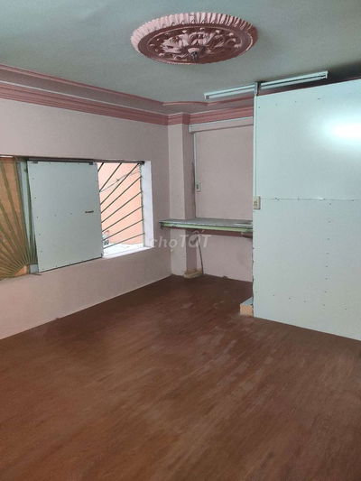 Cho thuê phòng trọ trong nhà mặt tiền đường lớn