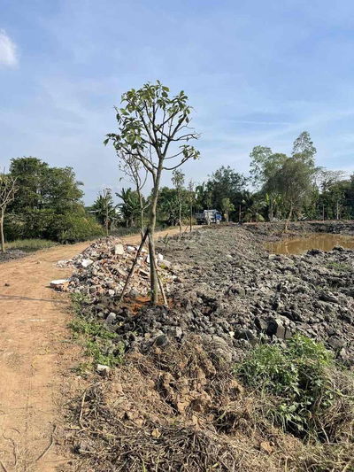 cần bán 1200m đất mặt tiền kênh