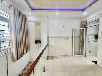 ANH KIỆT CHỦ NHÀ CẦN BÁN CĂN NÀU ĐỂ MUA CĂN KHÁC GẦN CÔNG VIỆC HƠN