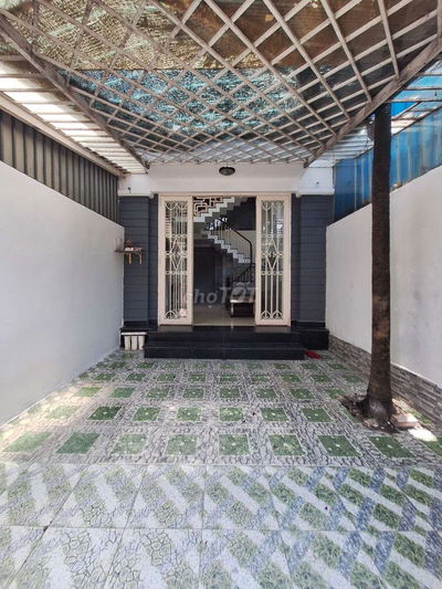 Cho thuê nhà mặt tiền ngay ngã tư TL41