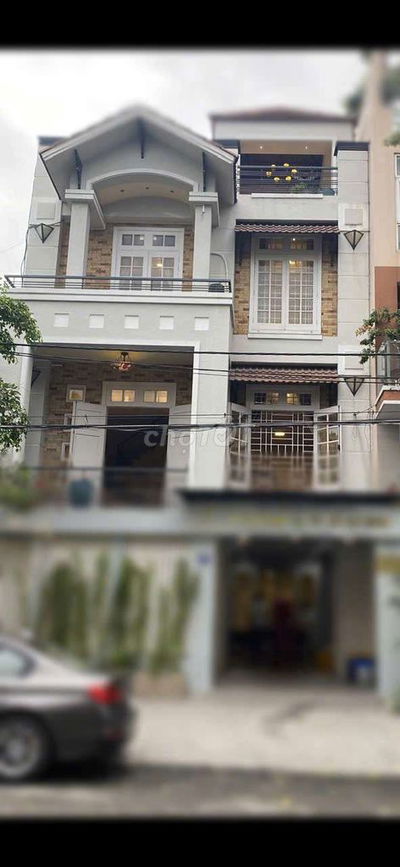 Biệt thự sông 8 phòng rộng, sau Gigamal mặt tiền đường 10