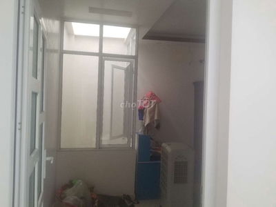 Nhà thiên lôi chợ đôn oto đỗ cửa