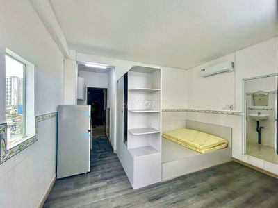 Căn Hộ Full nội thất rộng 25m2 có Bancol, đối diện bế xe miền đông