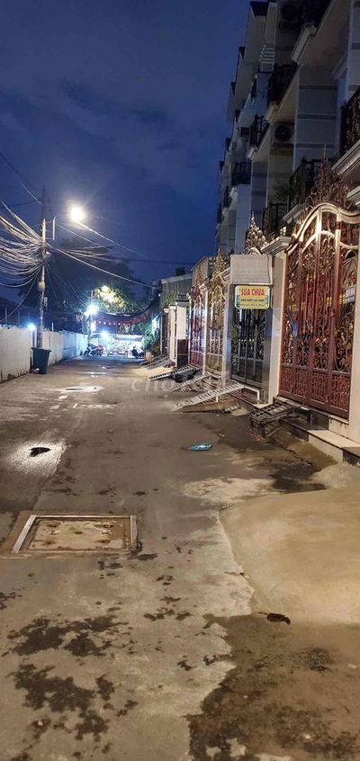 SHR vuông đẹp, hoàn công đủ, 52m2, 4 tầng BTCT kiên cố, P16,Q8, HXH