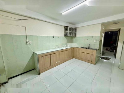 nhà 5 Phòng ngủ huỳnh văn bánh. hẻm oto