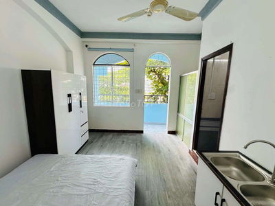 CHO THUÊ PHÒNG BAN CÔNG GẦN QUẬN 10 - UEH - HUPLIT BA GIA